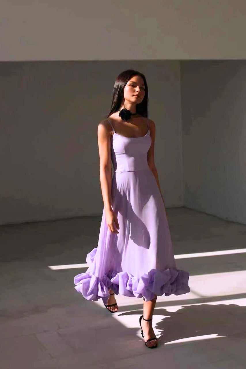 Lora - Vestido Midi Volante en Ruedo