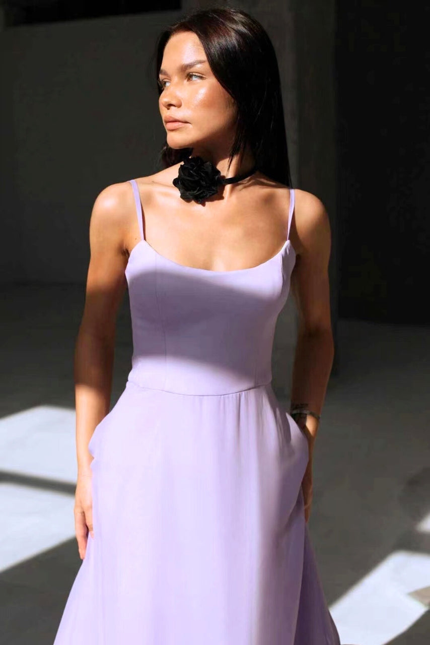 Lora - Vestido Midi Volante en Ruedo